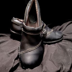 Montana artisan made leather clogs